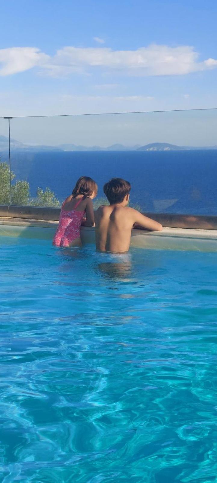 Apollo Romantic Sea View Villa Kiveri Exterior photo